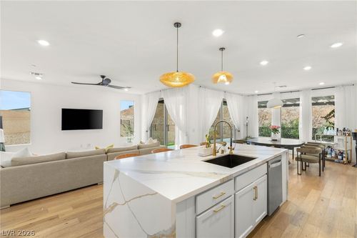 6 Sun Lily Ln, Henderson, NV, 89011-3791 | Card Image