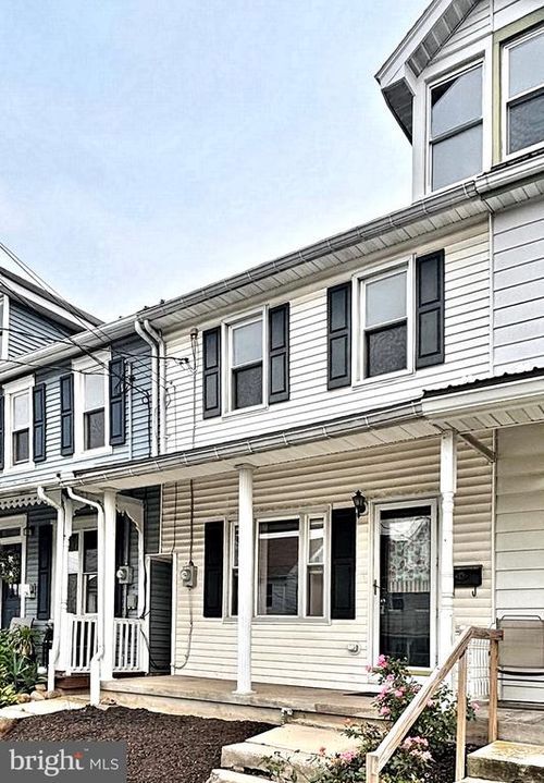 28 W Smith St, TOPTON, PA, 19562-1520 | Card Image