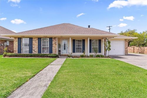 2 Cobblestone W, Houma, LA, 70360-6093 | Card Image