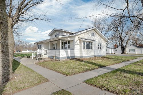 900 Cameo St, Onawa, IA, 51040-1135 | Card Image