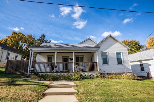 510 S Iowa St, Dodgeville, WI, 53533-1904 | Card Image