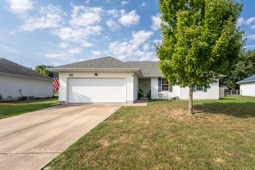 411 Arrowhead Rd, Willard, MO, 65781-9318 | Card Image