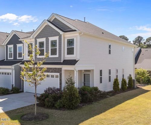 755 Creekway Dr, Fuquay Varina, NC, 27526-2281 | Card Image