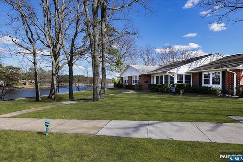 1028B Shetland Dr, Lakewood, NJ, 08701-7946 | Card Image