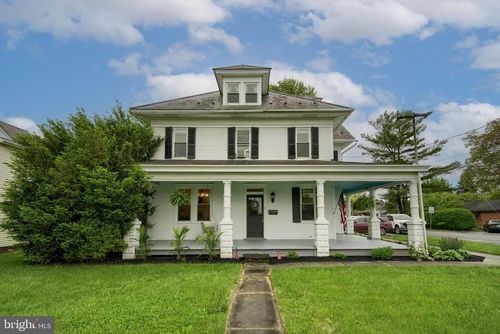 20 W Main St, LEOLA, PA, 17540-1841 | Card Image