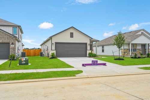 1887 Redwood Ln, Dayton, TX, 77535-1677 | Card Image