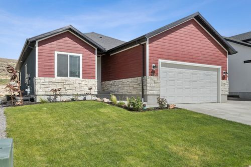 7926 N Bristlecone Rd, Eagle Mountain, UT, 84005-6208 | Card Image