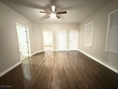 4201 Howlett Ave, Cleveland, OH, 44113-4816 | Card Image