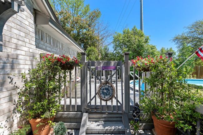 Gated entry to outdoor pool | Image 4