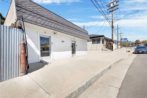 7831 Foothill Boulevard, Sunland, CA, 91040 | Card Image