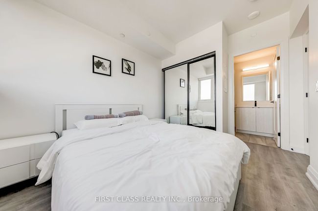 904 - 2369 Danforth Ave, Condo with 2 bedrooms, 2 bathrooms and null parking in Toronto ON | Image 19