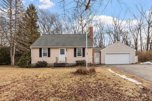 46 Woodruff Rd, Clinton, MA, 01510-1318 | Card Image