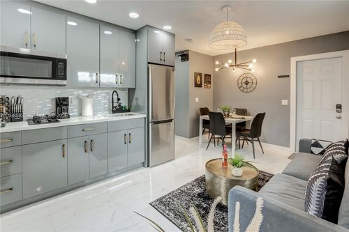 4-2302 Taylor St, Hollywood, FL, 33020-7414 | Card Image