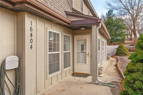 16404 Covey Ln, Bonner Springs, KS, 66012-7334 | Card Image