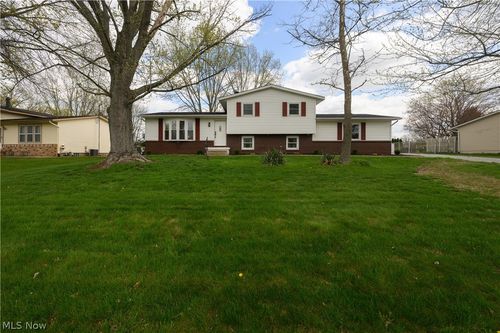 11490 Peach Glen Ave Nw, Uniontown, OH, 44685-8602 | Card Image