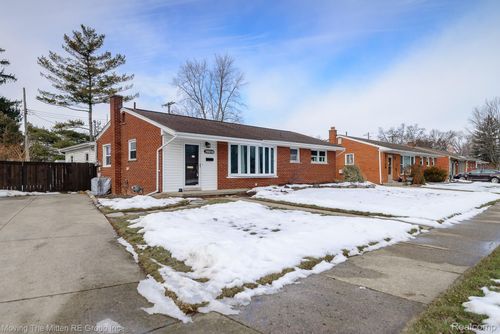 36686 Thinbark St, Wayne, MI, 48184-1154 | Card Image
