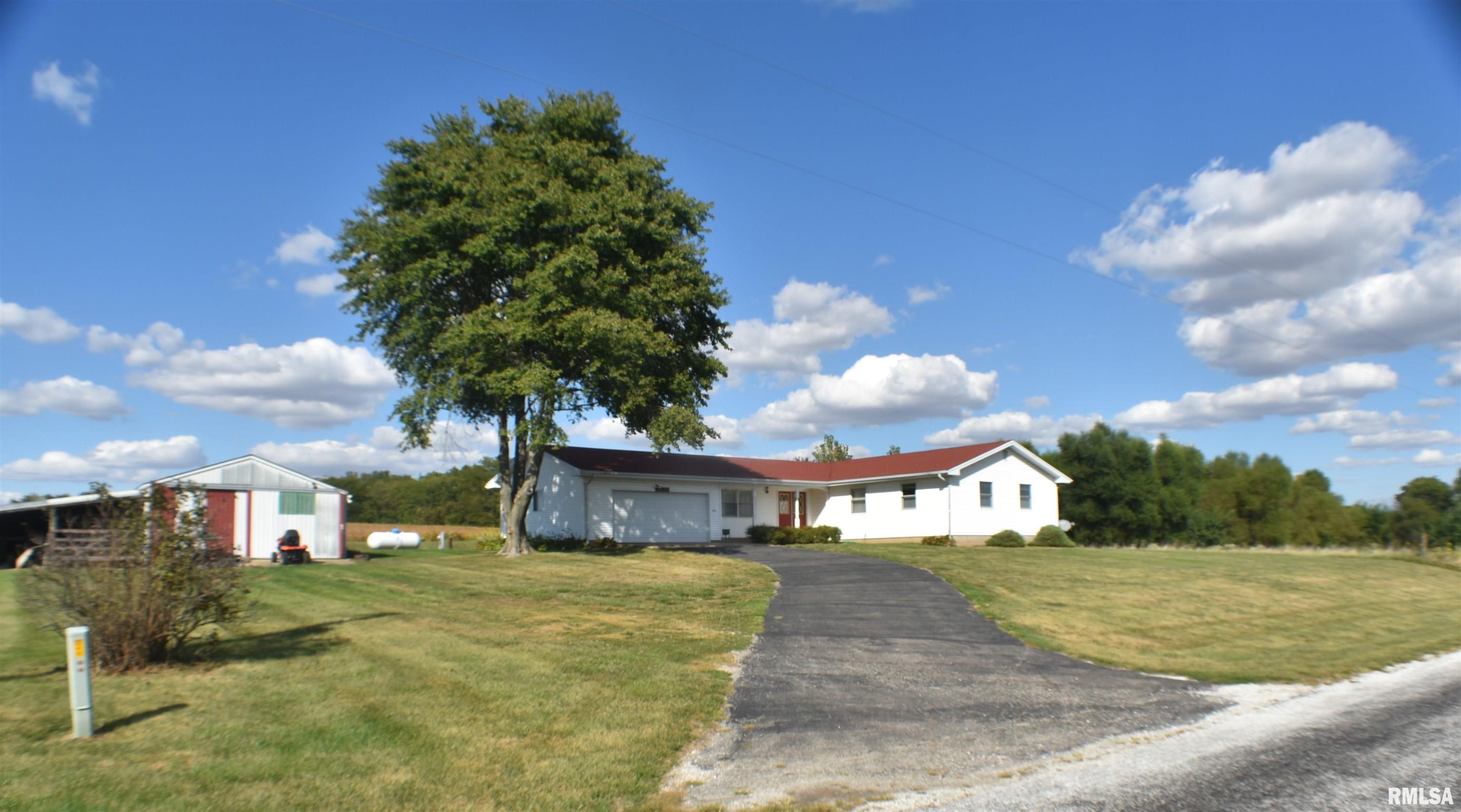 2760 N 1800th Road, For Sale in Blandinsville Zoocasa