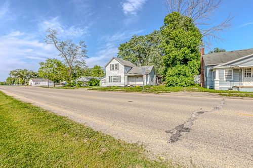 424 N Main St, Moweaqua, IL, 62550-1063 | Card Image