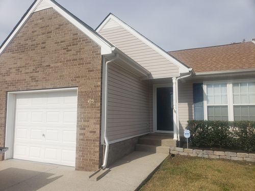 425 Reavis Ave, Smyrna, TN, 37167-4884 | Card Image