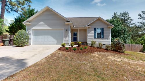 617 Seymour St, Aberdeen, NC, 28315-1834 | Card Image