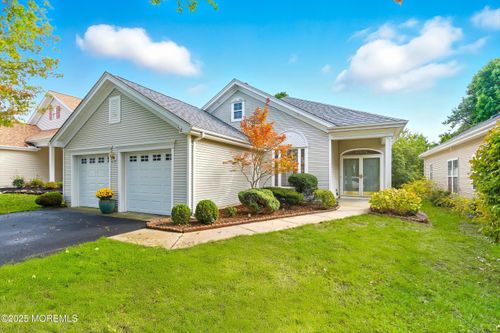 16 Greenways Ln, Lakewood, NJ, 08701-7501 | Card Image