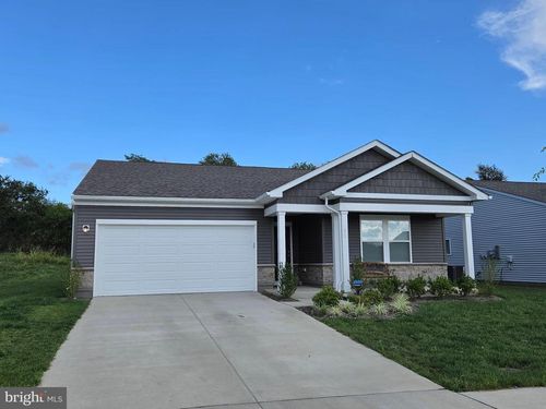 11 Holly Rd, CHARLES TOWN, WV, 25414-6128 | Card Image