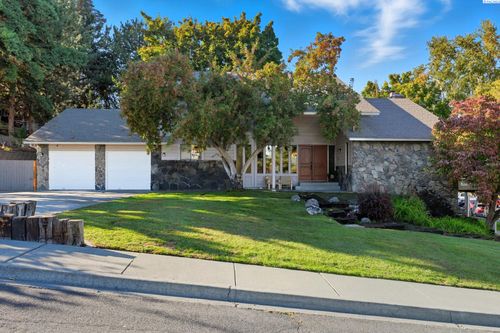 1125 Hills West Way, Richland, WA, 99352-8522 | Card Image