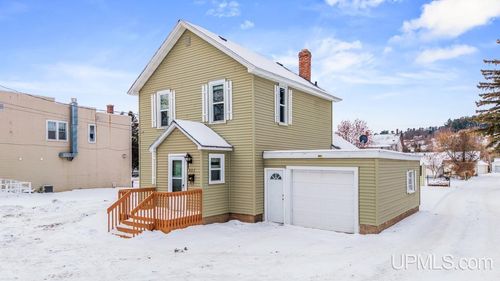 802 Vulcan Street, Iron Mountain, MI, 49801 | Card Image