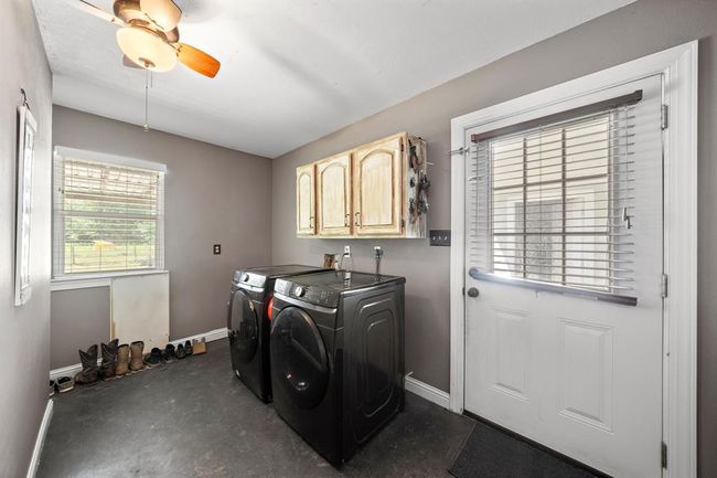 424 Hankamer Loop, House other with 3 bedrooms, 3 bathrooms and 2 parking in Hankamer TX | Image 30