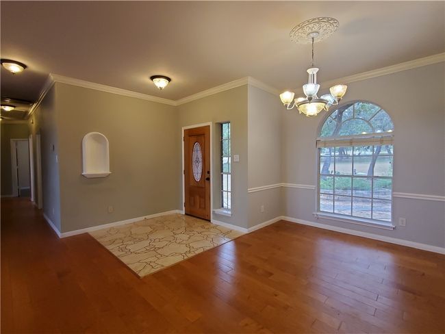 10400 W Cave Loop, House other with 4 bedrooms, 2 bathrooms and 5 parking in Dripping Springs TX | Image 7