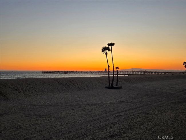 1207 Seal Way, Home with 6 bedrooms, 4 bathrooms and 2 parking in Seal Beach CA | Image 46