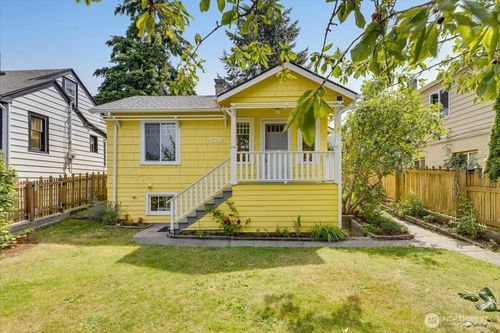 7528 14th Ave Sw, Seattle, WA, 98106-2036 | Card Image