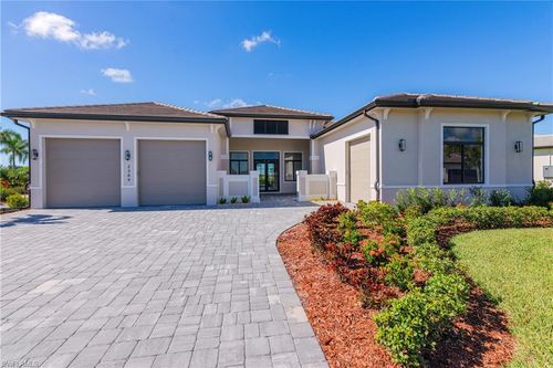 3389 Chestnut Grove Dr, ALVA, FL, 33920-2801 | Card Image