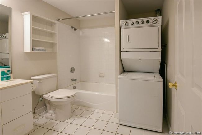 217 Maple Ave, Home with 3 bedrooms, 4 bathrooms and 3 parking in Cheshire CT | Image 14