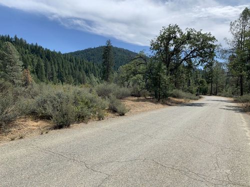 1300 East Fork Rd, Coffee Creek, CA, 96091 | Card Image