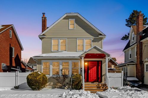 10973 200th St, Saint Albans, NY, 11412-1233 | Card Image