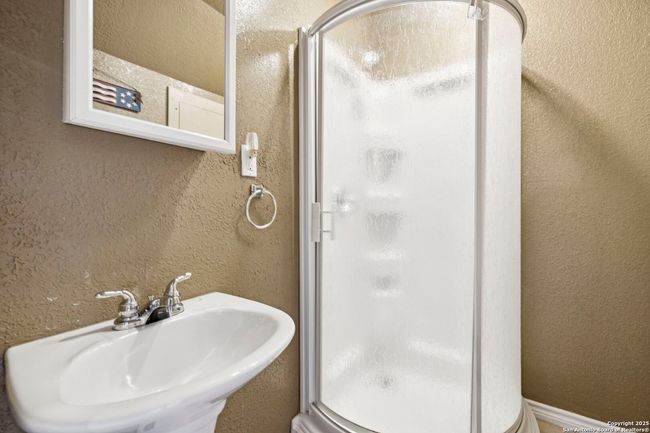 5014 Bump Gate Rd, House other with 3 bedrooms, 2 bathrooms and null parking in Pipe Creek TX | Image 23