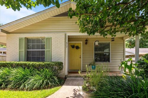 517 Shephard St, TALLAHASSEE, FL, 32303-5946 | Card Image