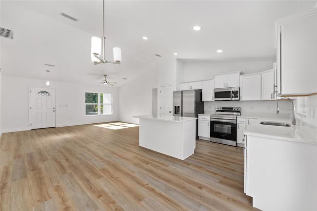 12974 Se 42 Nd Ct, House other with 3 bedrooms, 2 bathrooms and null parking in BELLEVIEW FL | Image 12
