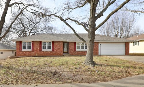 5725 S Dollison Ave, Springfield, MO, 65810-2918 | Card Image