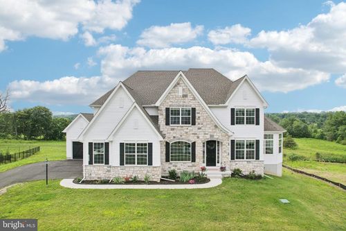 1832 Enclave Dr, QUAKERTOWN, PA, 18951-2018 | Card Image