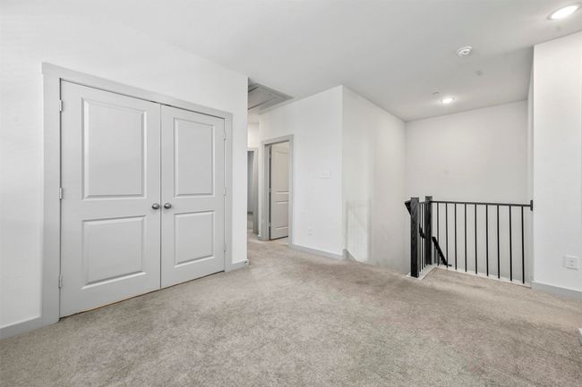 View of carpeted empty room | Image 20