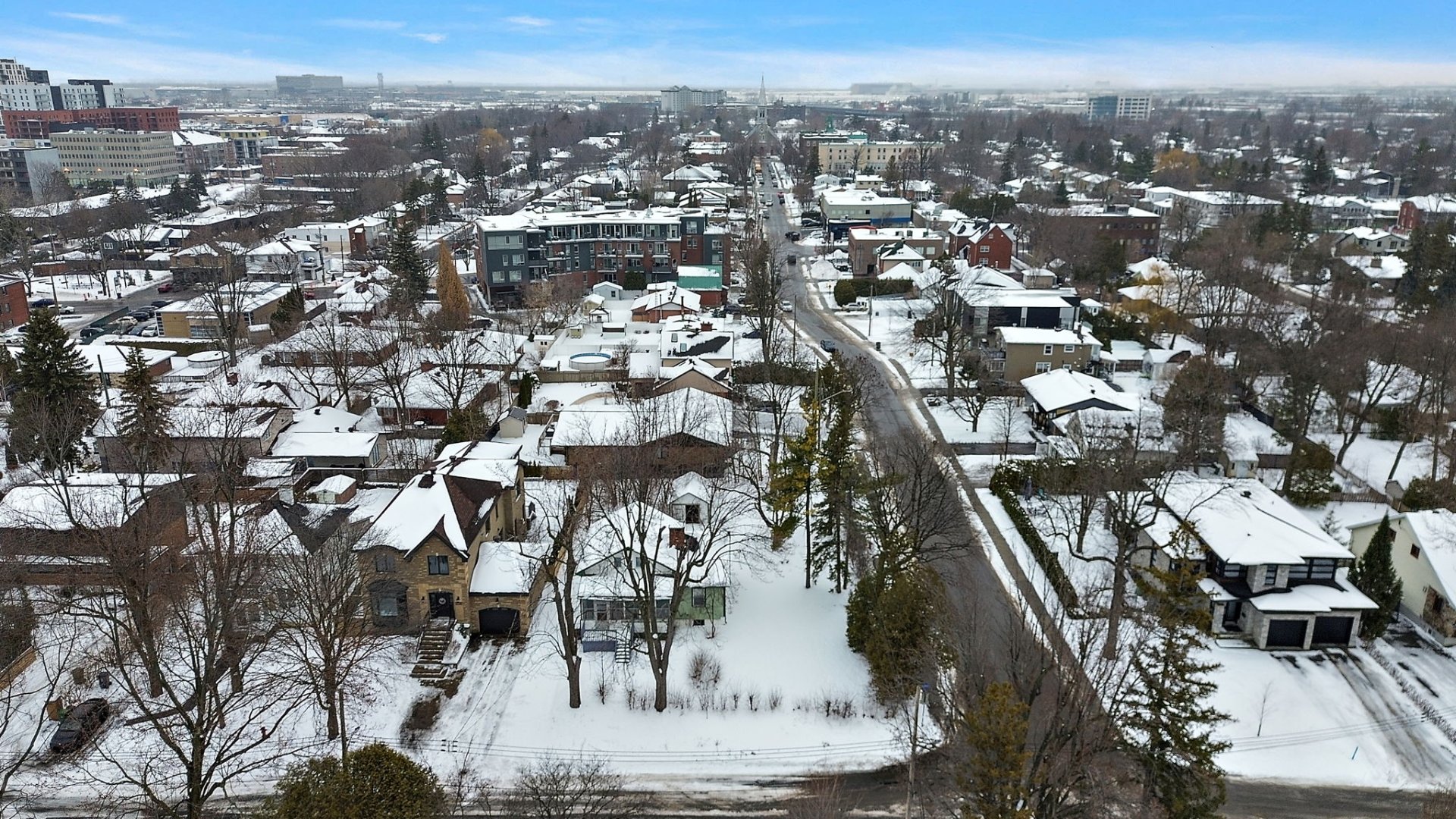 Land in Dorval 5
