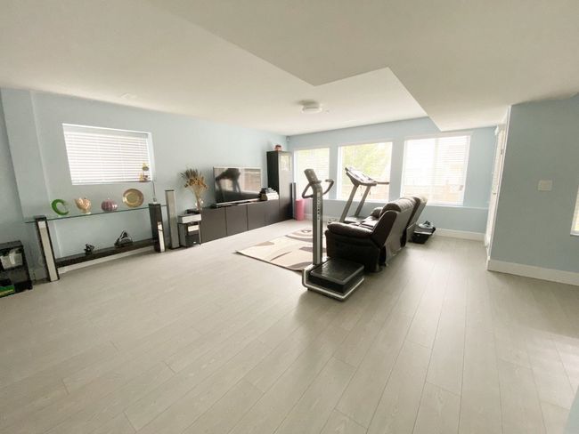 10499 Mceachern St, House other with 4 bedrooms, 4 bathrooms and 4 parking in Maple Ridge BC | Image 25