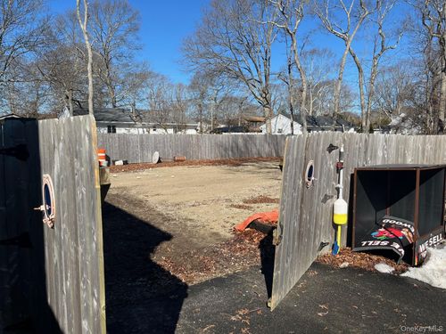 396 William Floyd Pkwy, Shirley, NY, 11967-3454 | Card Image