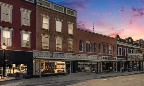 42 N Main St, Three Rivers, MI, 49093-1532 | Card Image