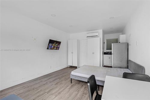 apt-3-110 Nw 9th Ave, Miami, FL, 33128-1336 | Card Image