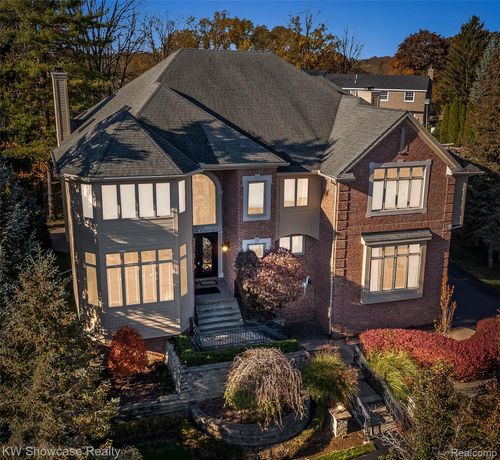 6608 Minnow Pond Dr, West Bloomfield, MI, 48322-2659 | Card Image