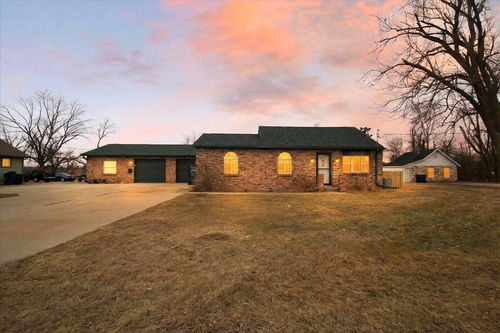 2505 Center Avenue, Janesville, WI, 53546 | Card Image