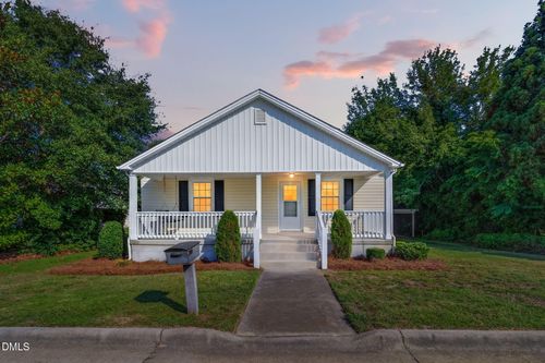 302 S Mckay Ave, Dunn, NC, 28334-5226 | Card Image